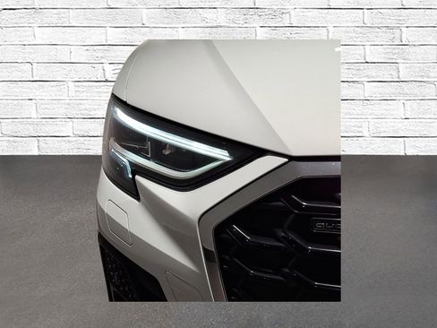 Used 2022 Audi A8 L 3.0T w/ Executive Package image 9