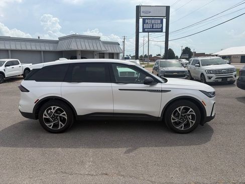 Used 2025 Lincoln Nautilus Premier w/ Equipment Group 102A AWD/4WD image 7