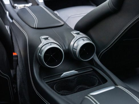 Used 2018 Ferrari GTC4Lusso image 33