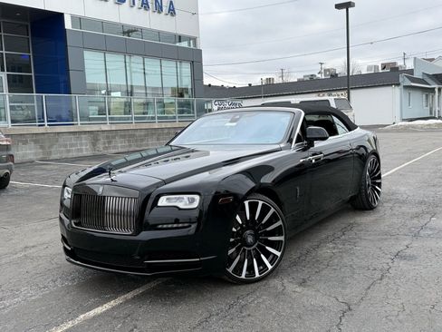 Used 2018 Rolls-Royce Dawn image 2