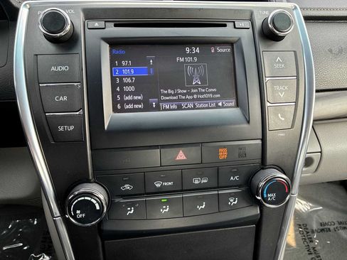 Used 2015 Toyota Camry LE FWD image 14