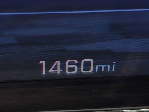 Used 2025 Chevrolet Suburban High Country AWD/4WD image 16