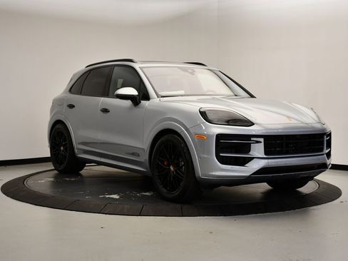 New 2026 Porsche Cayenne GTS AWD/4WD image 9