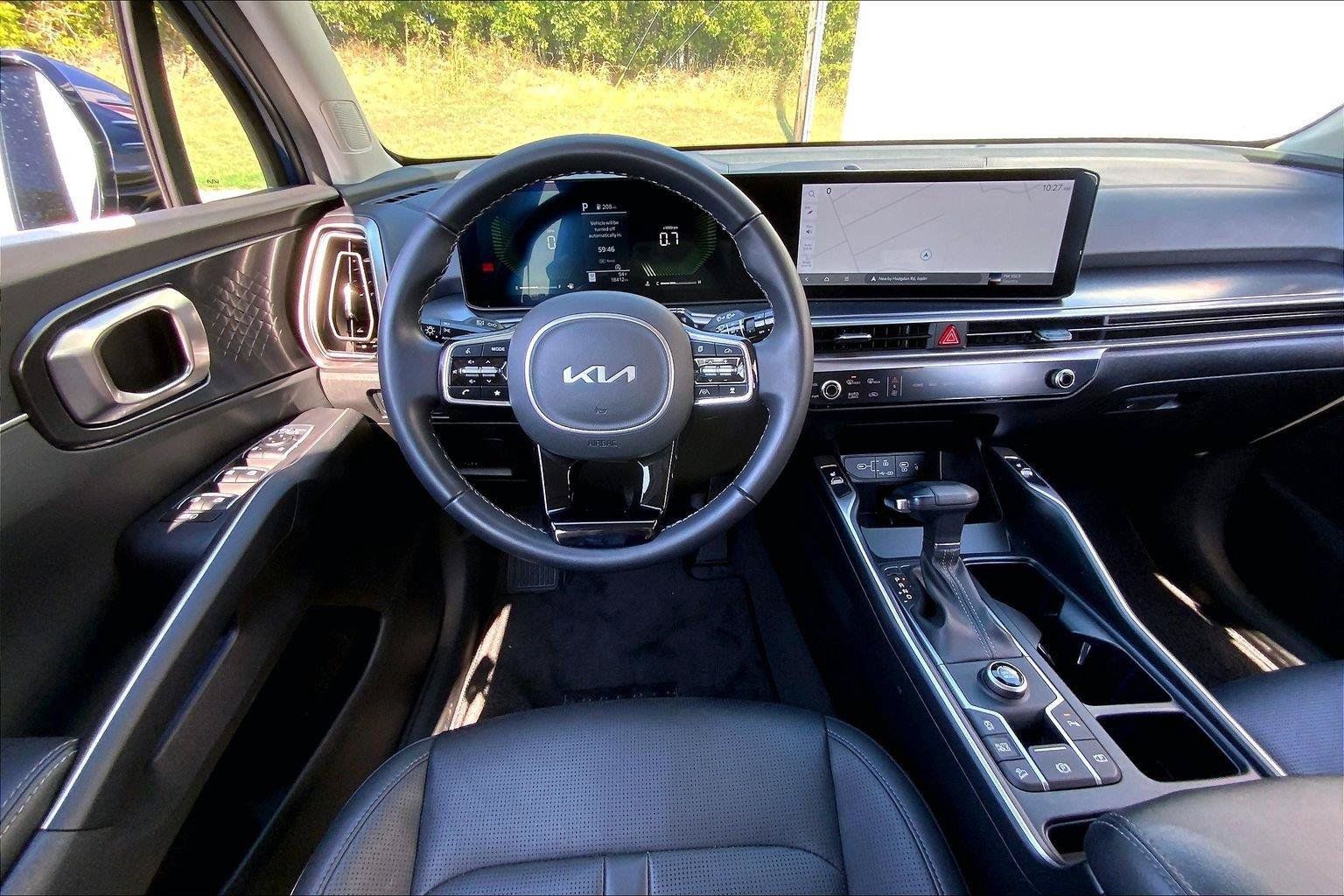 Used 2025 Kia Sorento S FWD image 5