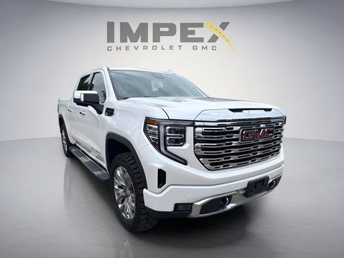 Used 2022 GMC Sierra 1500 Denali w/ Technology Package AWD/4WD image 5
