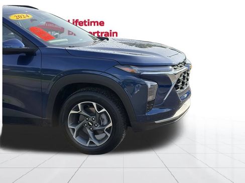Used 2024 Chevrolet Trax LT FWD image 8