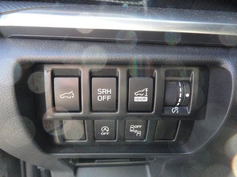 Used 2022 Subaru Forester Premium AWD/4WD image 18