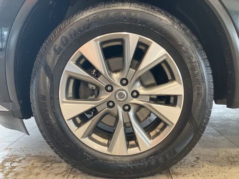 Used 2018 Nissan Murano SV image 9