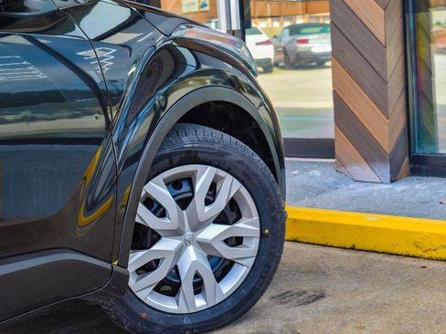 Used 2021 Toyota C-HR LE image 19