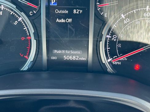 Used 2022 Toyota 4Runner TRD Off-Road Premium AWD/4WD image 35