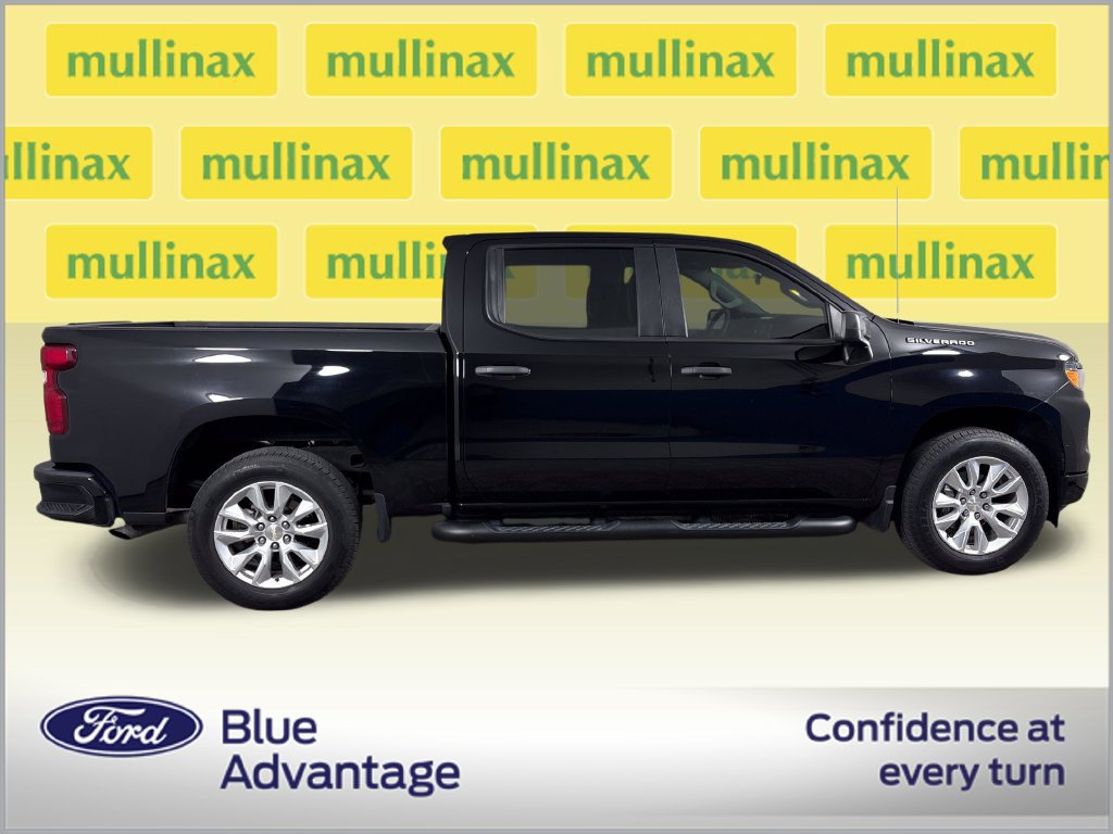 Used 2022 Chevrolet Silverado 1500 Custom RWD image 2