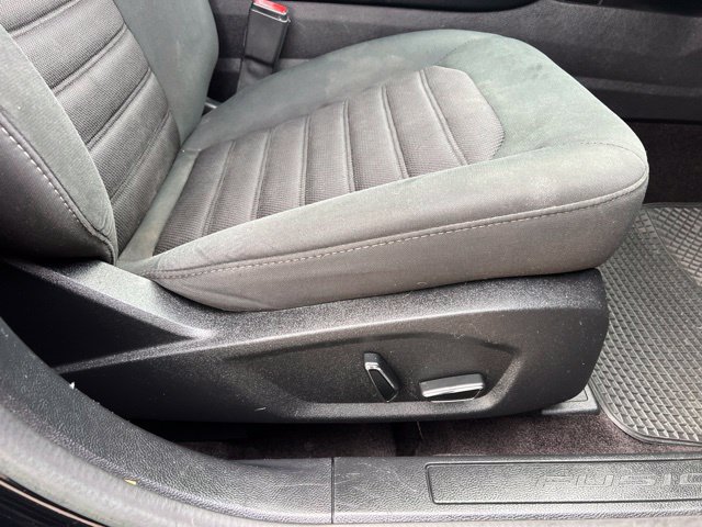 Used 2017 Ford Fusion SE FWD image 12