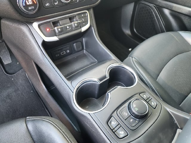 Used 2024 GMC Terrain SLT w/ Elevation Edition FWD image 18