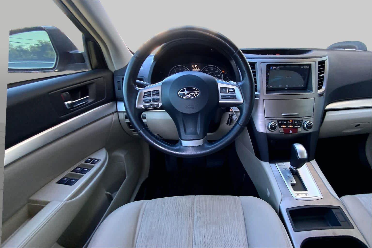 Used 2013 Subaru Outback 2.5i Premium AWD/4WD image 6