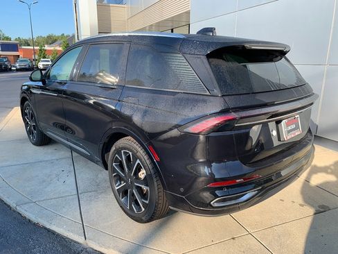 Used 2024 Lincoln Nautilus Reserve w/ Equipment Group 202A AWD/4WD image 3