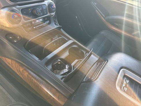 Used 2020 GMC Yukon XL Denali w/ Open Road Package image 25