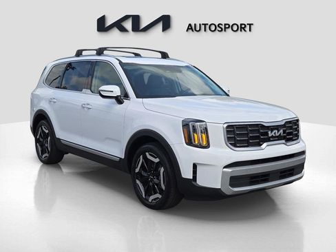 Certified 2024 Kia Telluride S w/ S Sunroof Package image 3