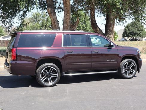 Used 2020 Chevrolet Suburban Premier AWD/4WD image 4