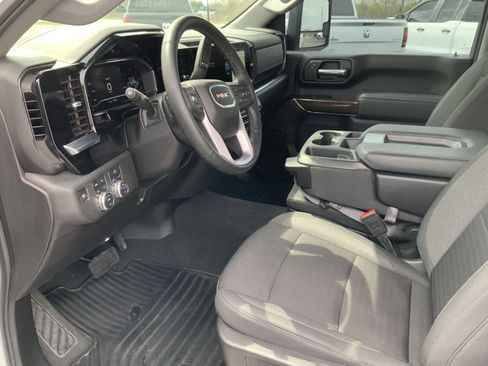 Used 2025 GMC Sierra 2500 SLE w/ SLE Convenience Package image 25