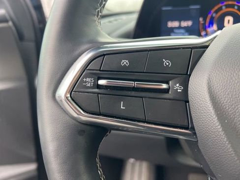 Used 2025 Chevrolet Traverse LT image 14