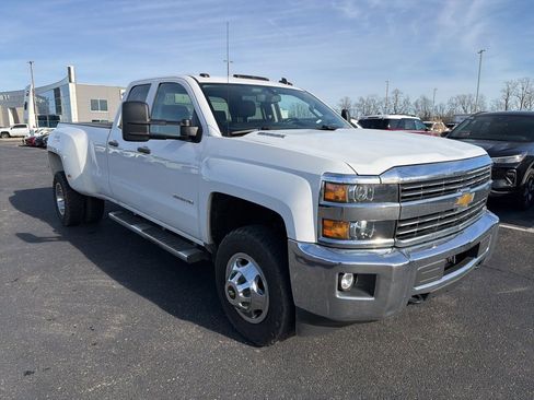 Used 2015 Chevrolet Silverado 3500 LT w/ LT Convenience Package image 3