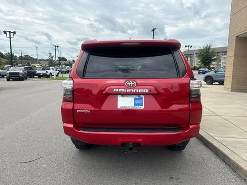 Used 2022 Toyota 4Runner SR5 Premium w/ Moonroof Package RWD image 4