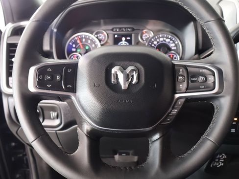 Used 2025 RAM 2500 Big Horn AWD/4WD image 3