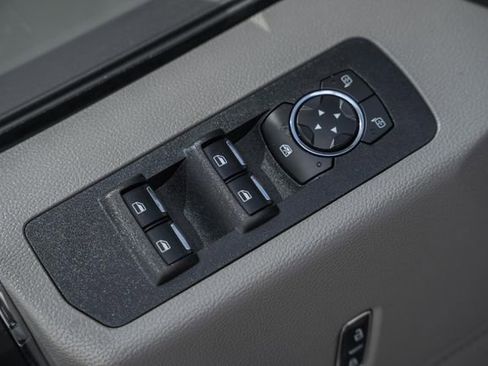 Used 2020 Ford F150 XLT image 40