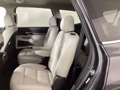 Used 2020 Kia Telluride EX w/ EX Premium Package AWD/4WD image 14