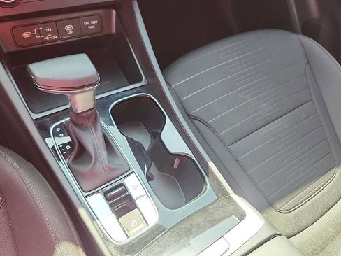 Used 2025 Hyundai Santa Cruz SE FWD image 32