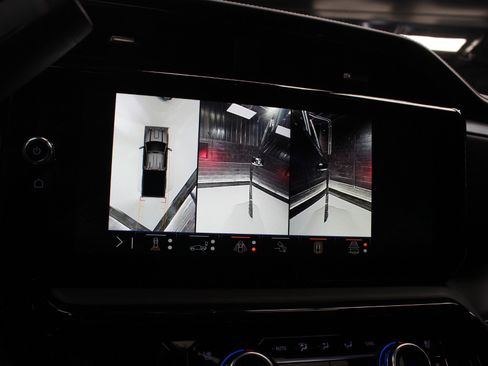 Used 2024 GMC Sierra 2500 AT4X image 66