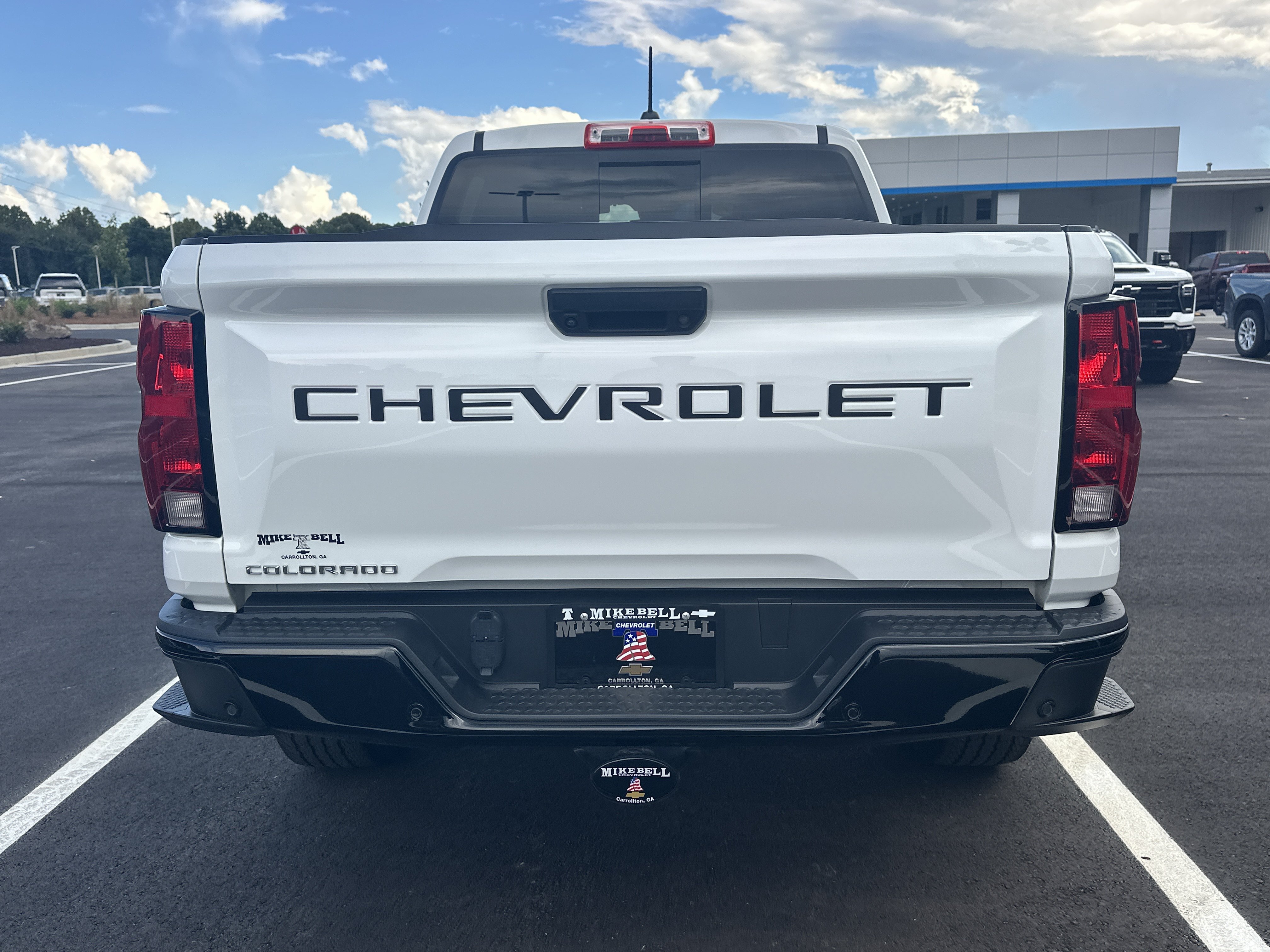 Used 2024 Chevrolet Colorado Trail Boss w/ Technology Package AWD/4WD image 7