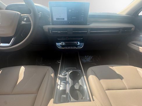 Certified 2023 Lincoln Corsair AWD w/ Equipment Group 101A image 11