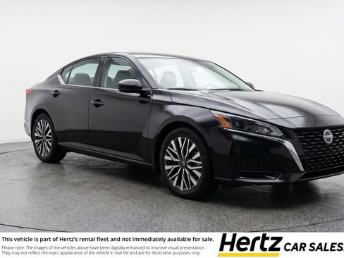 Used 2025 Nissan Altima 2.5 SV FWD image 1