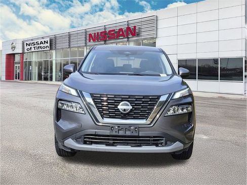 Certified 2023 Nissan Rogue SV image 2