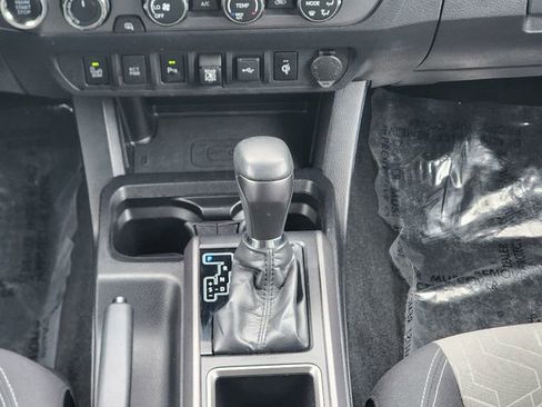 Used 2020 Toyota Tacoma TRD Sport w/ Technology Package image 29