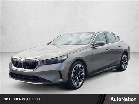 Certified 2025 BMW 530i xDrive AWD/4WD image 1