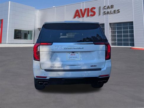 Used 2025 GMC Yukon Denali image 9