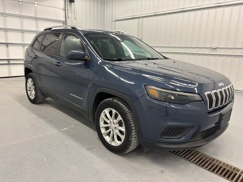 Used 2021 Jeep Cherokee Latitude FWD image 17
