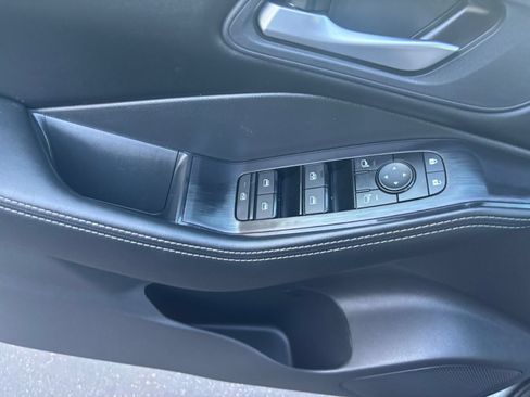 Used 2026 Nissan Rogue SV AWD/4WD image 18