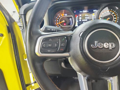 Used 2024 Jeep Wrangler Unlimited Sahara AWD/4WD image 22