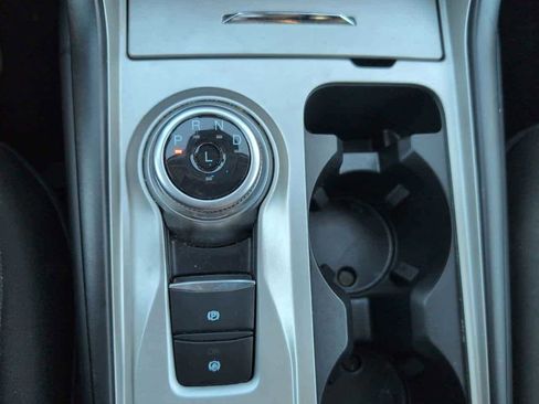 Used 2022 Ford Explorer XLT image 25