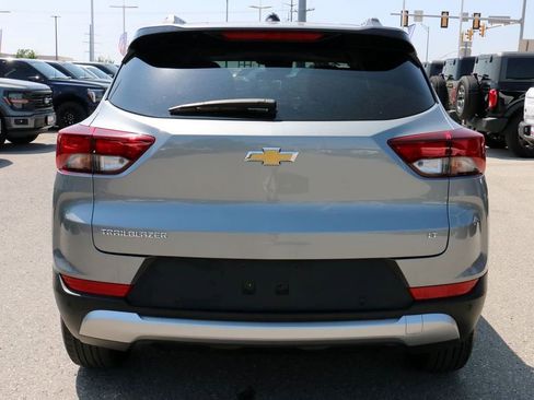 Used 2026 Chevrolet TrailBlazer LT w/ Driver Confidence Package FWD image 6