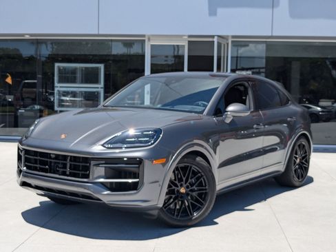 Certified 2025 Porsche Cayenne Coupe AWD/4WD image 1