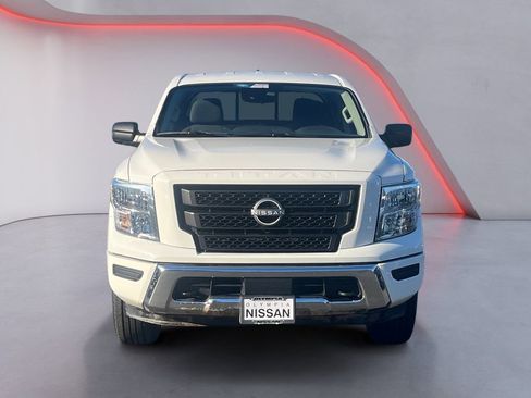 Used 2023 Nissan Titan SV image 8