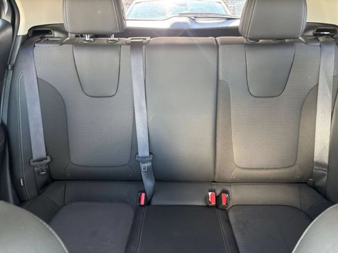 Used 2025 Buick Encore GX Preferred FWD image 36