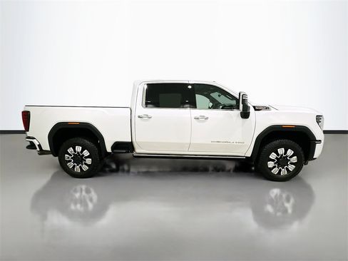 Used 2025 GMC Sierra 2500 Denali w/ Denali Reserve Package image 8