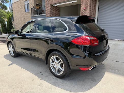 Used 2014 Porsche Cayenne w/ Comfort Plus Package AWD/4WD image 5