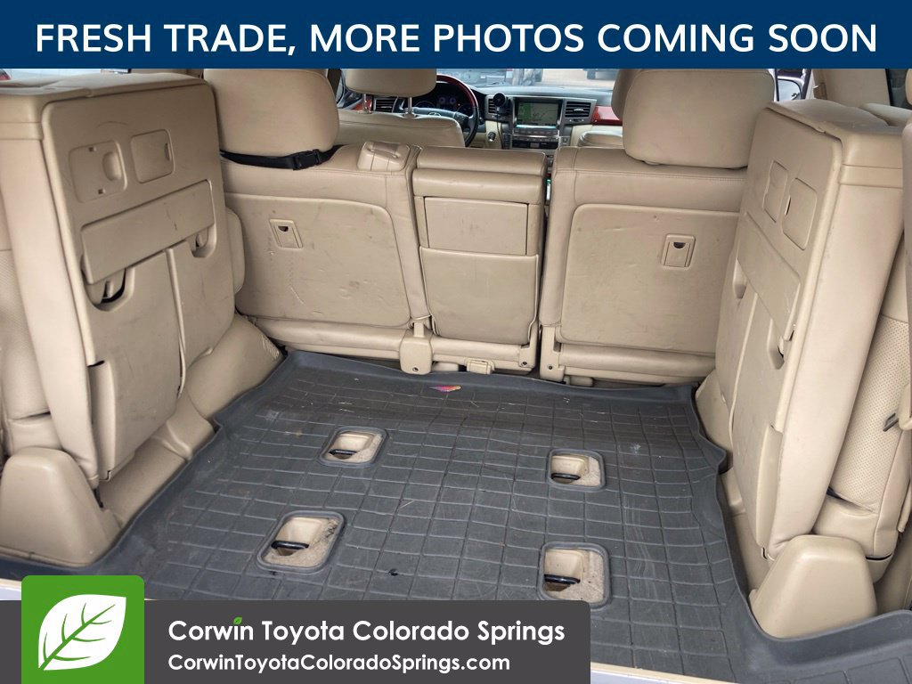 Used 2009 Lexus LX 570 4WD w/ Preferred Accessory Pkg image 14