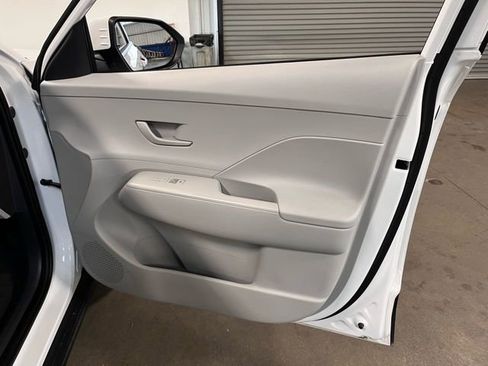 Used 2024 Hyundai Kona SEL w/ Convenience Package image 11